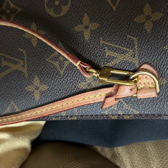 BRAND NEW w/ TAGS  LV GM Pouchette PIVIONE  interior - Picture 12 of 14